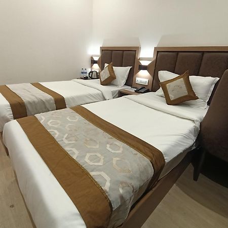 Hotel Beverly Palace Santacruz - Near Bkc - Mumbai Airport T1 Екстериор снимка