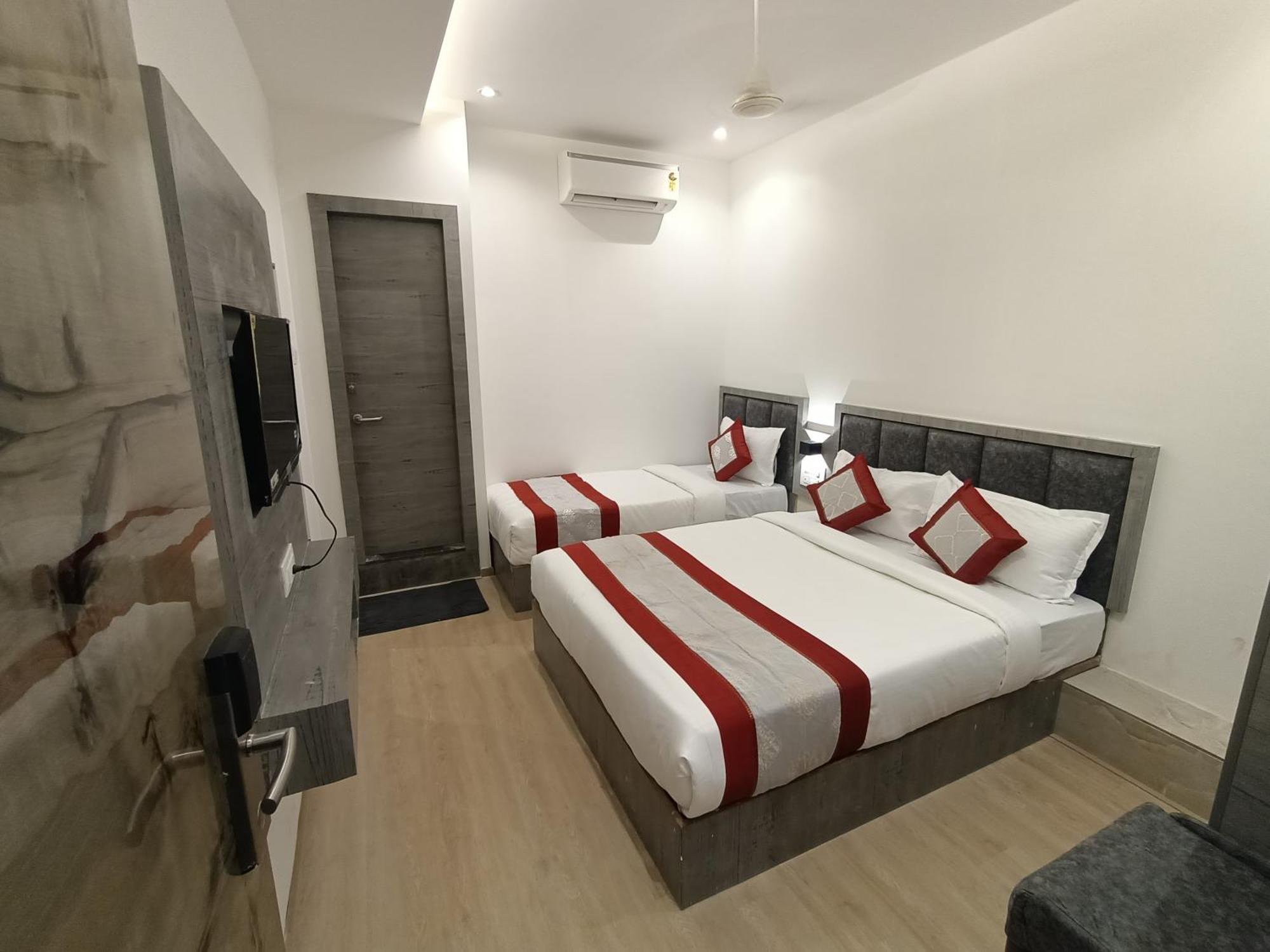 Hotel Beverly Palace Santacruz - Near Bkc - Mumbai Airport T1 Екстериор снимка