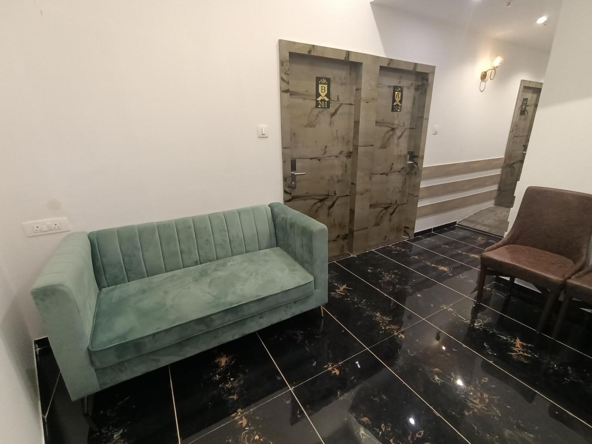 Hotel Beverly Palace Santacruz - Near Bkc - Mumbai Airport T1 Екстериор снимка