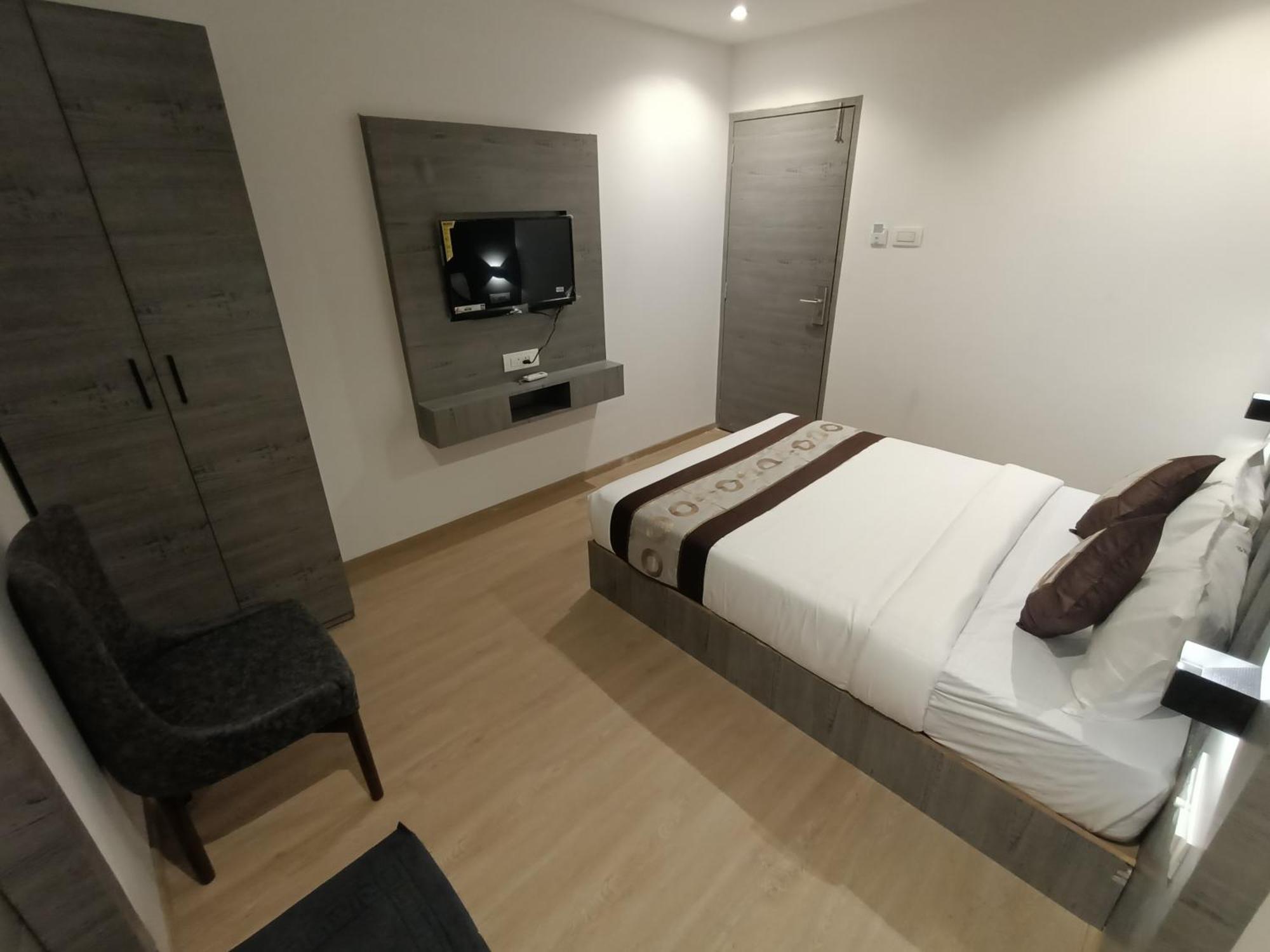 Hotel Beverly Palace Santacruz - Near Bkc - Mumbai Airport T1 Екстериор снимка