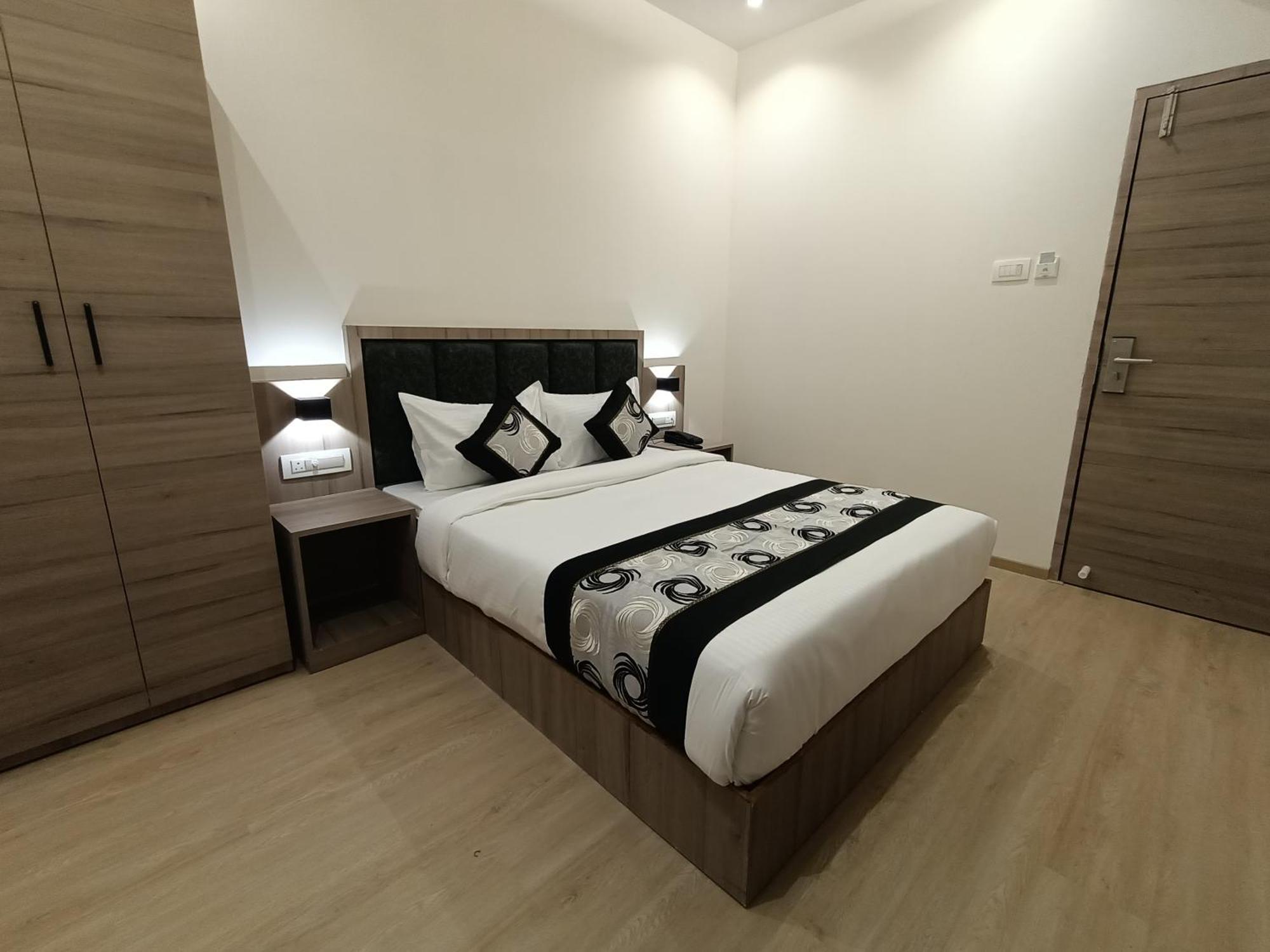 Hotel Beverly Palace Santacruz - Near Bkc - Mumbai Airport T1 Екстериор снимка