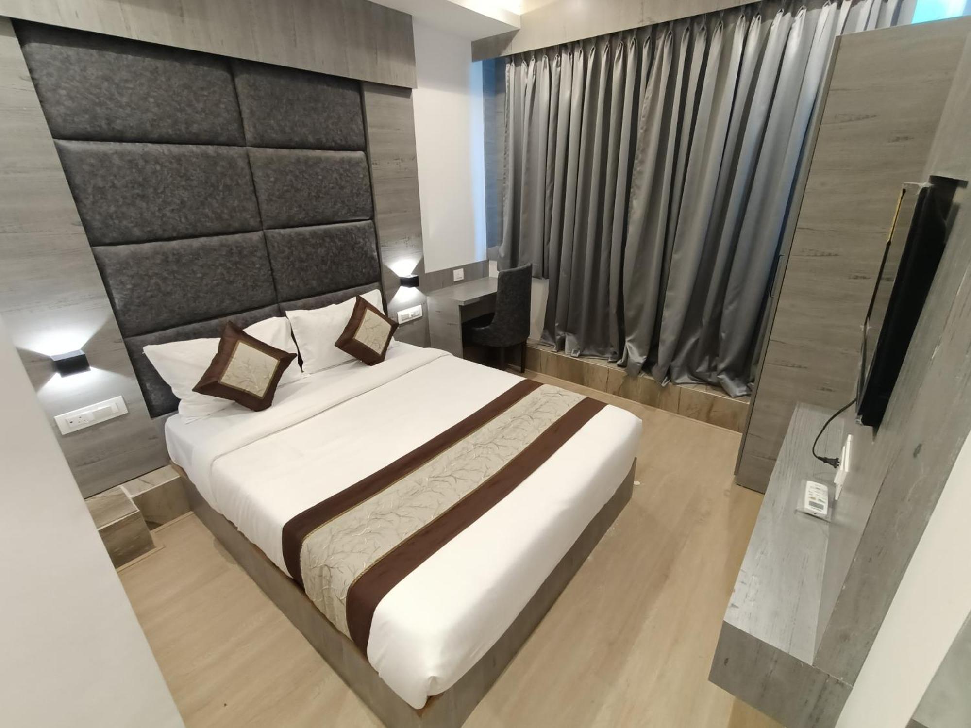 Hotel Beverly Palace Santacruz - Near Bkc - Mumbai Airport T1 Екстериор снимка