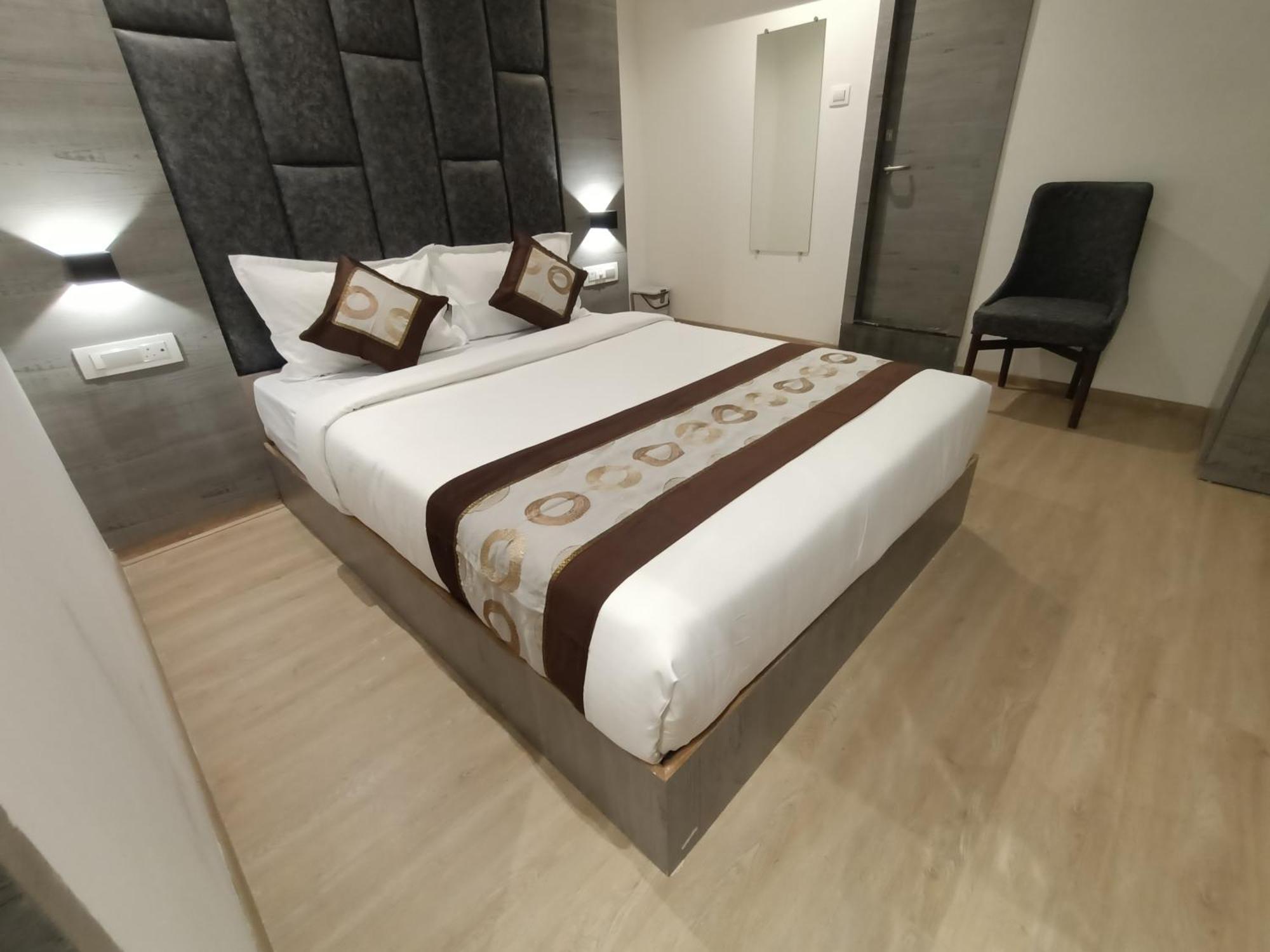 Hotel Beverly Palace Santacruz - Near Bkc - Mumbai Airport T1 Екстериор снимка