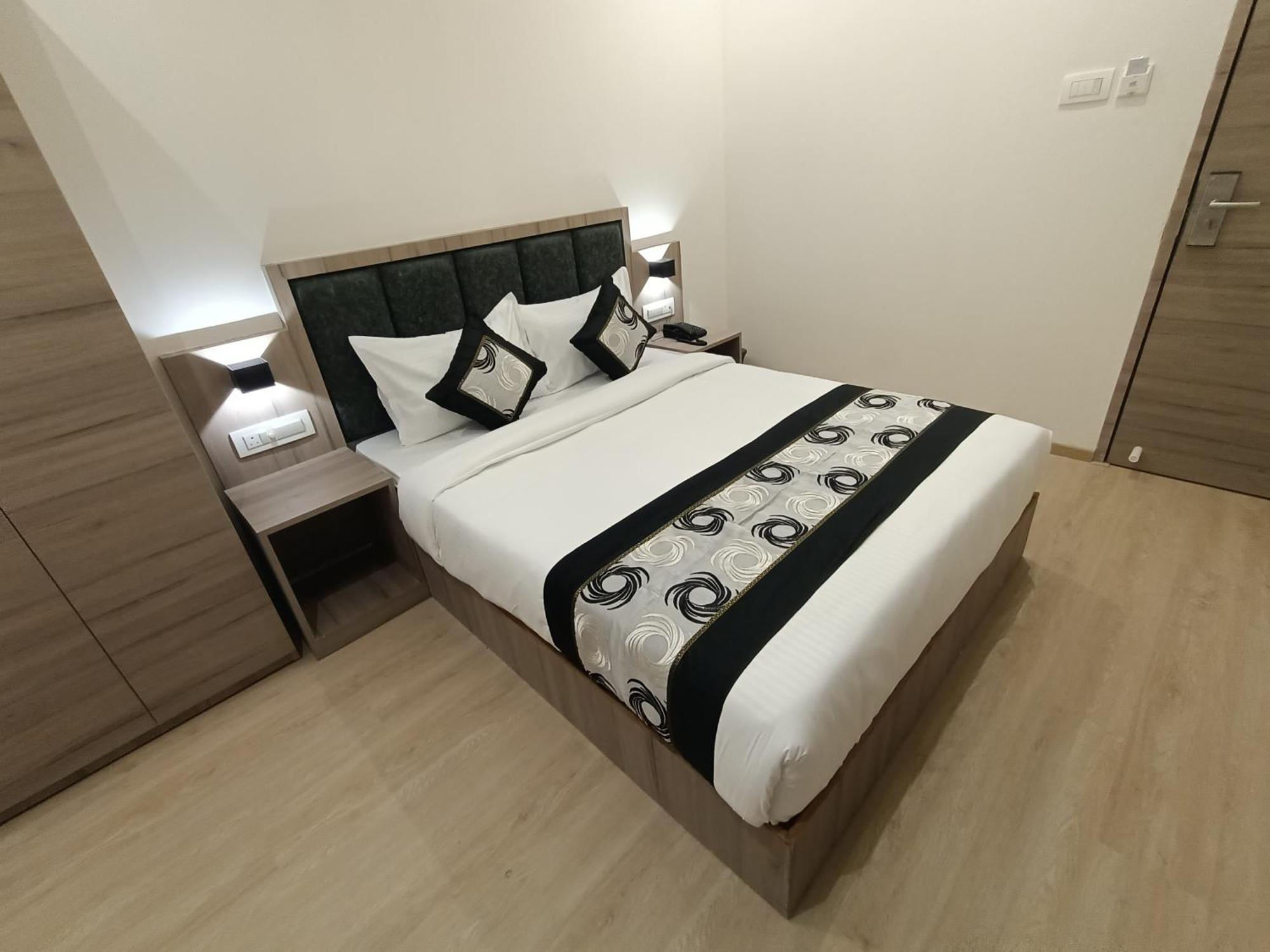 Hotel Beverly Palace Santacruz - Near Bkc - Mumbai Airport T1 Екстериор снимка