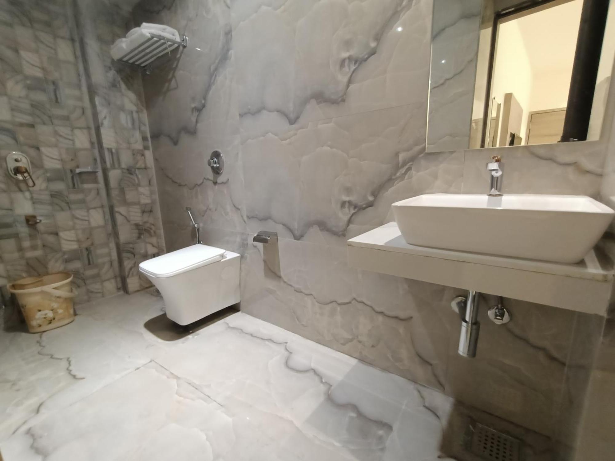 Hotel Beverly Palace Santacruz - Near Bkc - Mumbai Airport T1 Екстериор снимка