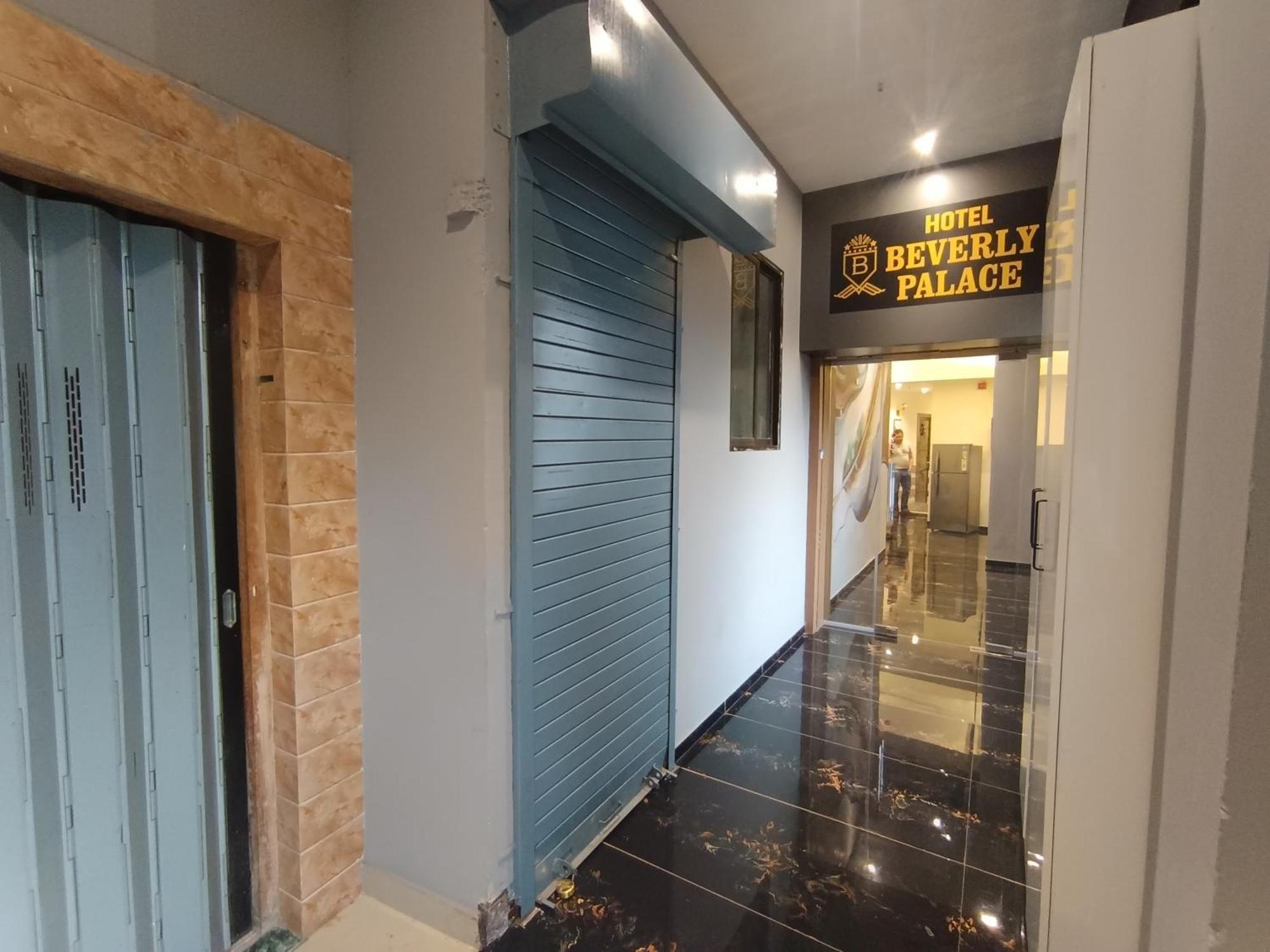Hotel Beverly Palace Santacruz - Near Bkc - Mumbai Airport T1 Екстериор снимка
